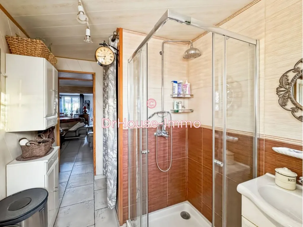 Salles de bain - Maison Briarde avec Dépendance et Double Garage à La Chapelle-Saint-Sulpice