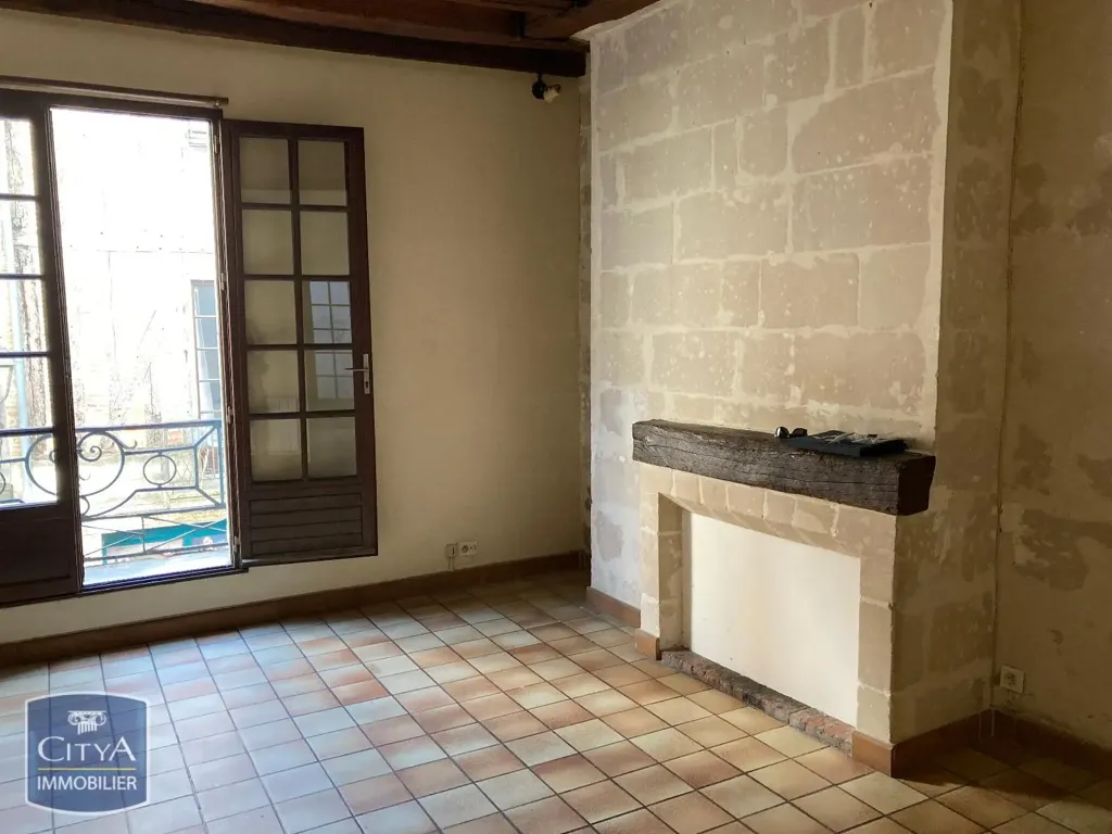 Pièces - Appartement 2 Pièces avec Cheminée dans le Vieux Tours