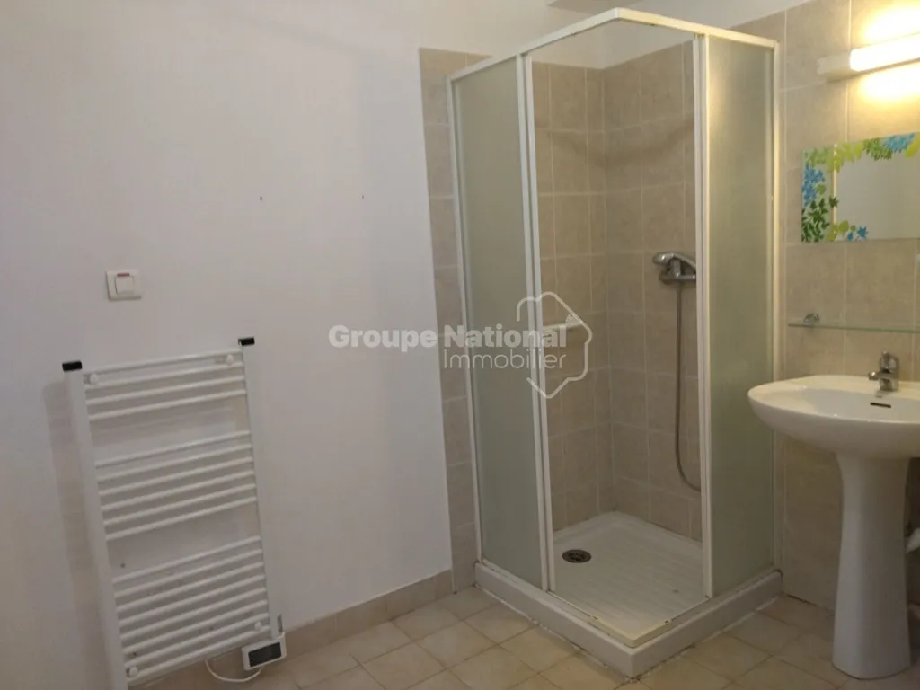 Bathrooms - Studio with Garden in Senior Residence, Le Thoronet