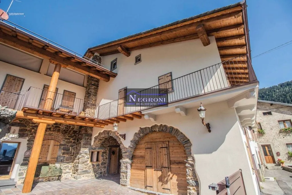 Välivaade - Luxury Apartment with Medieval View in Gromo