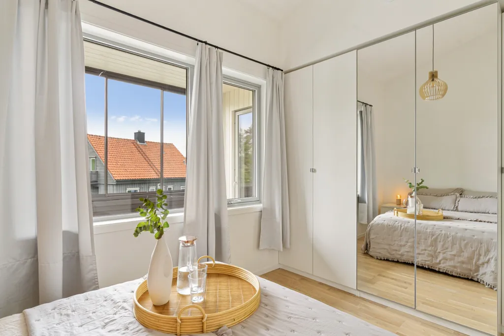 Chambres - Modern 2-Bedroom Flat with Balcony in Sola
