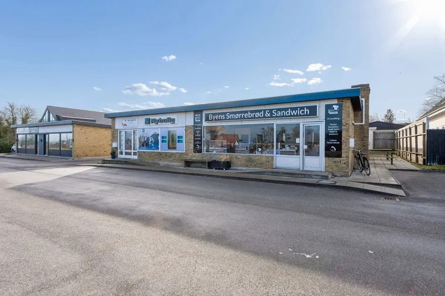Esterno - Commercial Property with Shops on Main Street, Jægerspris