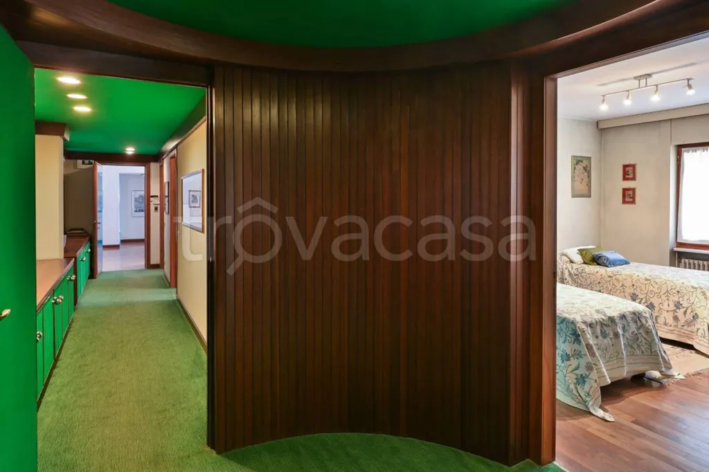 Esik - Villa with Private Garden in Gozzano