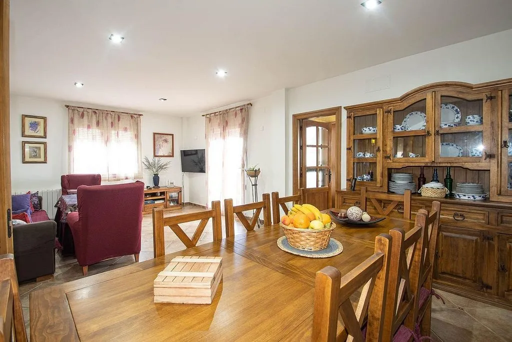 Söögituba - Chalet with Pool and Terrace in Nívar