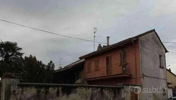 Extérieur - House Portion with Private Courtyard in Zeme