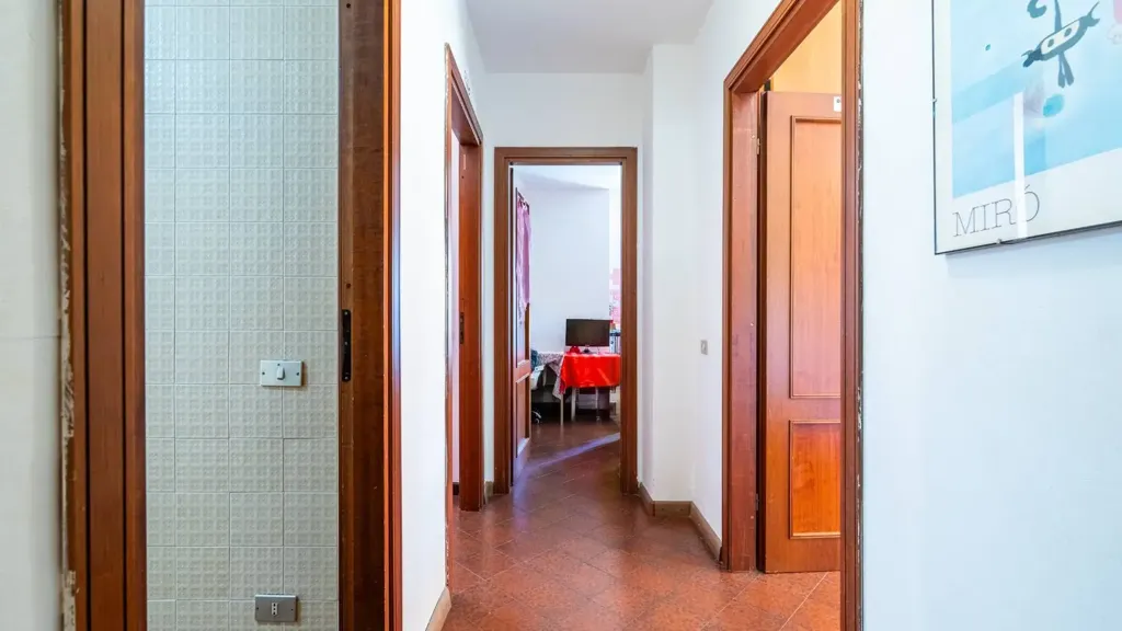 Entrée - Quadrilocale with Balcony in Cagliari
