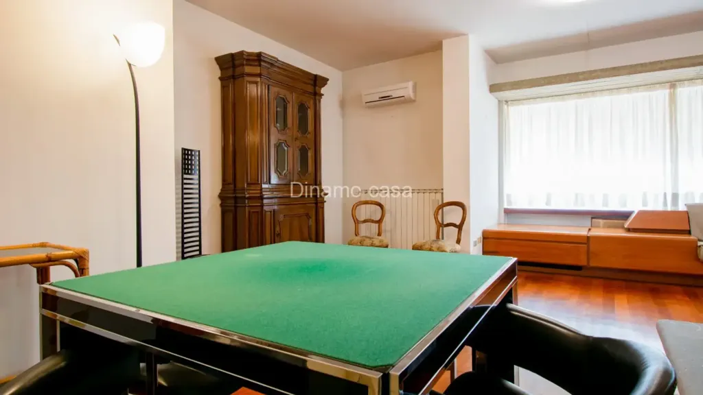 Salle à manger - Spacious 3-Bedroom Apartment with Terrace in Prato