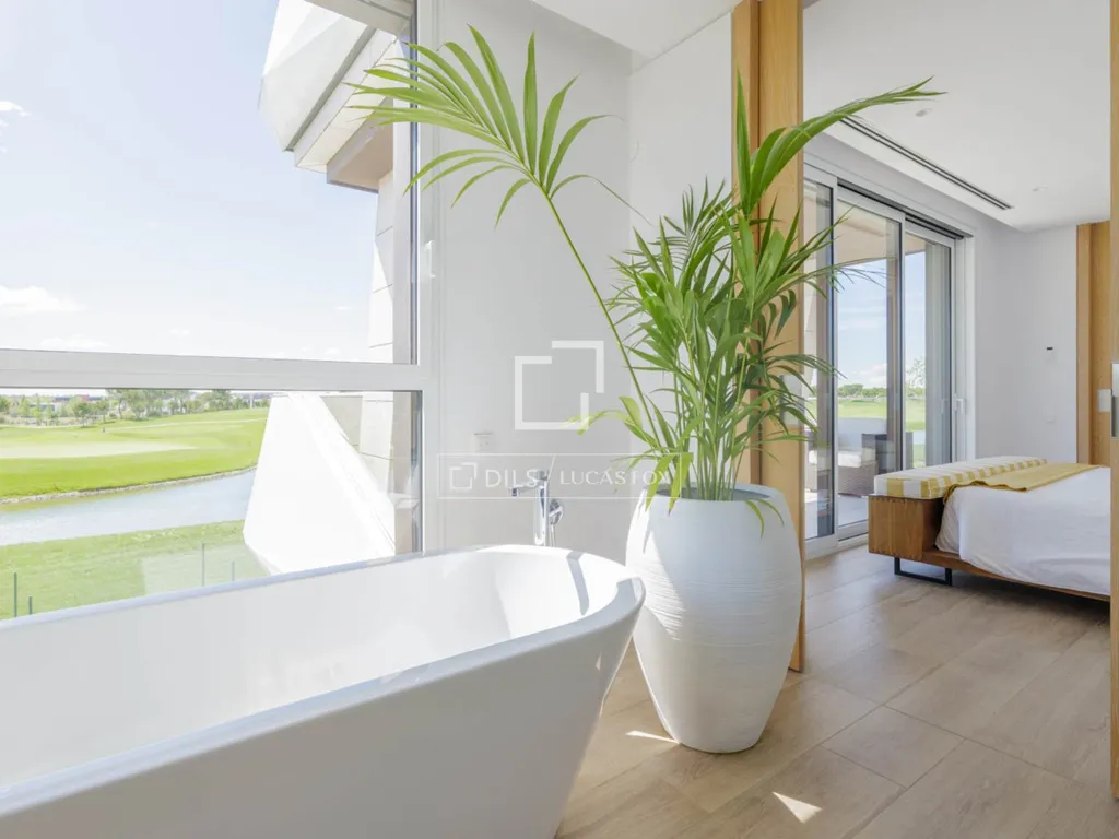 Bathrooms - Luxury Apartment with Golf Course Views in La Finca