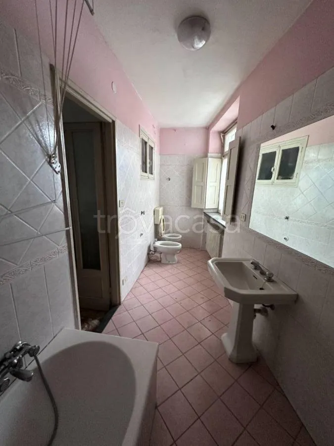 Salles de bain - Apartment with Terrace in Carmagnola Centre