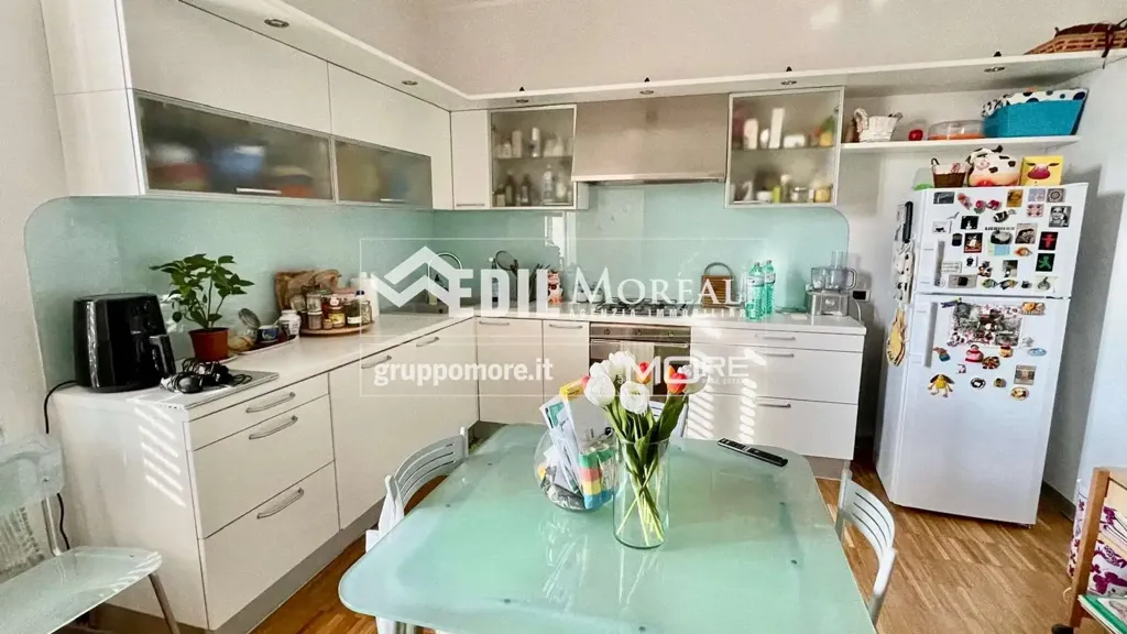 Cuisine - Rear-Facing Apartment with Garden in Modena