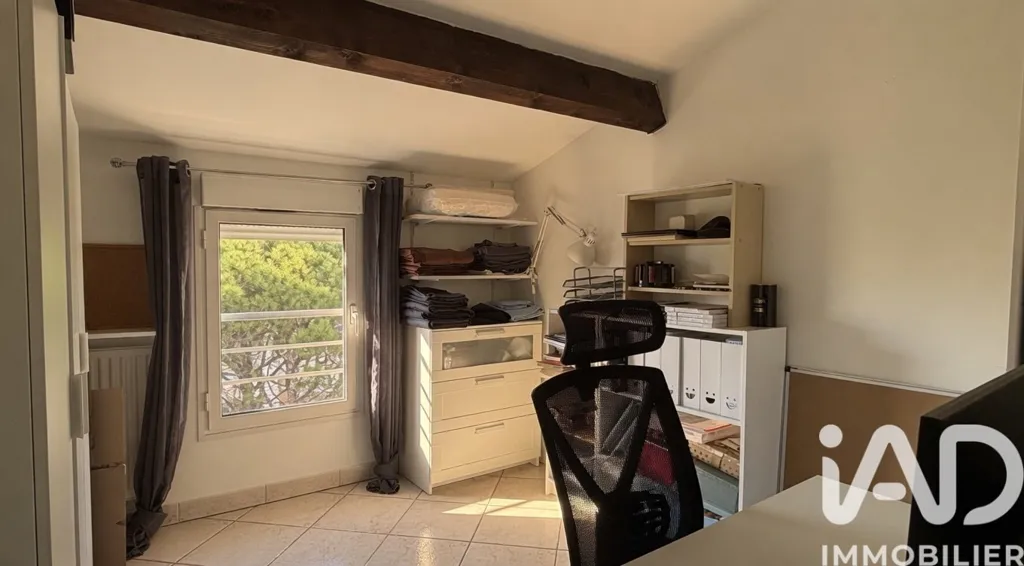 Bureau - Appartement avec Terrasse et Vue à Monteux