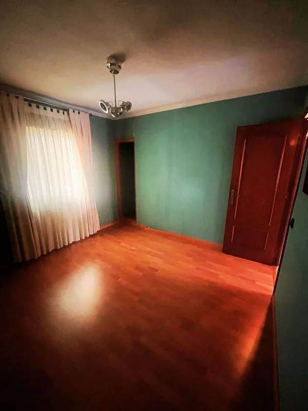 Rooms - 3-Bedroom Flat with Terrace in Reyes