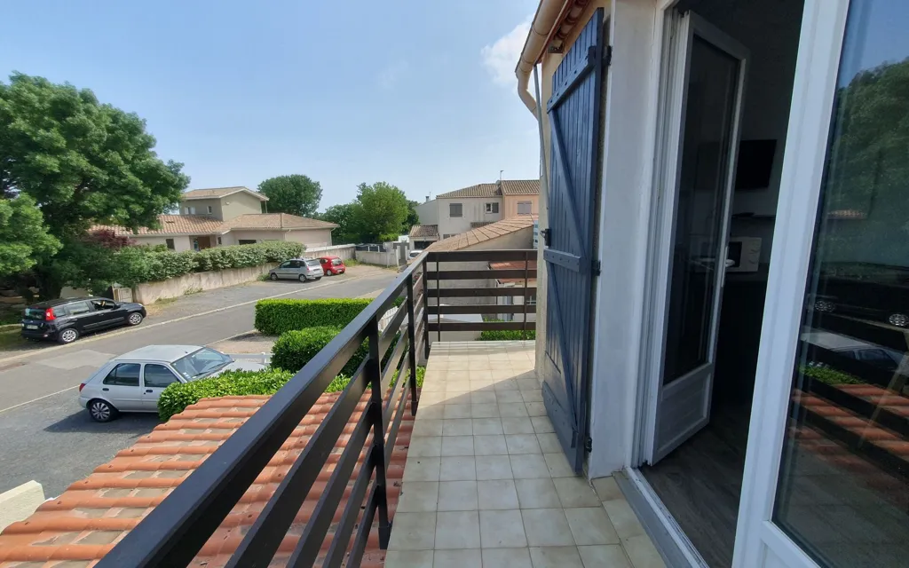 Balcon - Appartement T2 avec Balcon et Jardinet à Marseillan