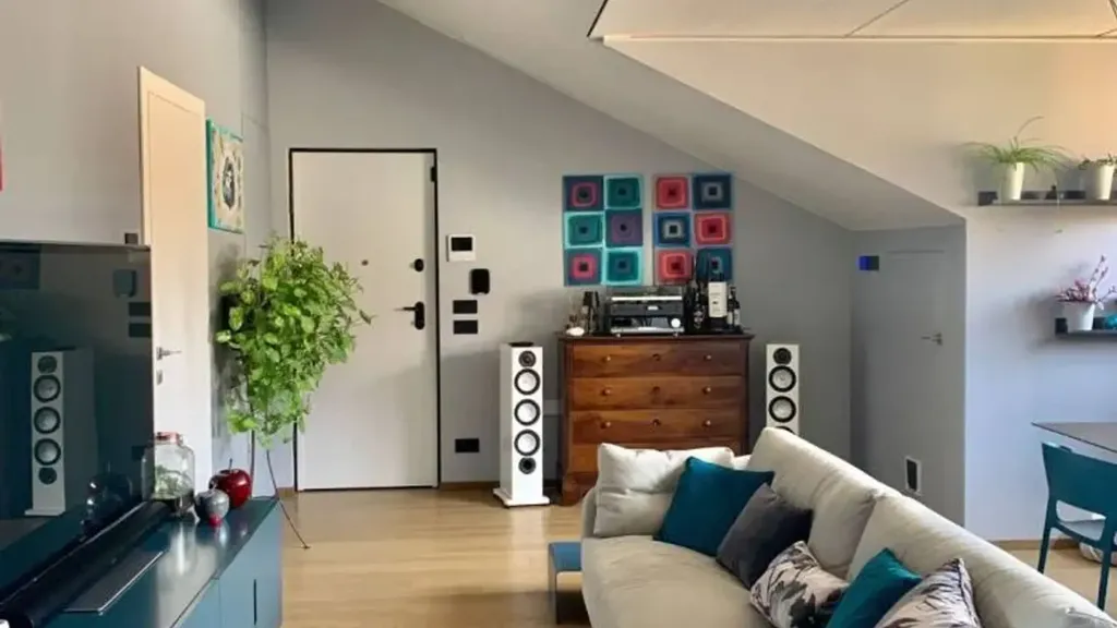 Elutuba - Restored Apartment with Historic View in Ivrea
