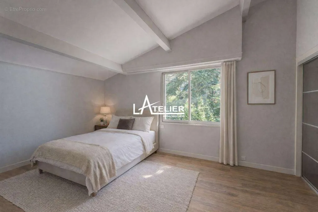 Magamistoad - Spacious Property with Pool in Sautron