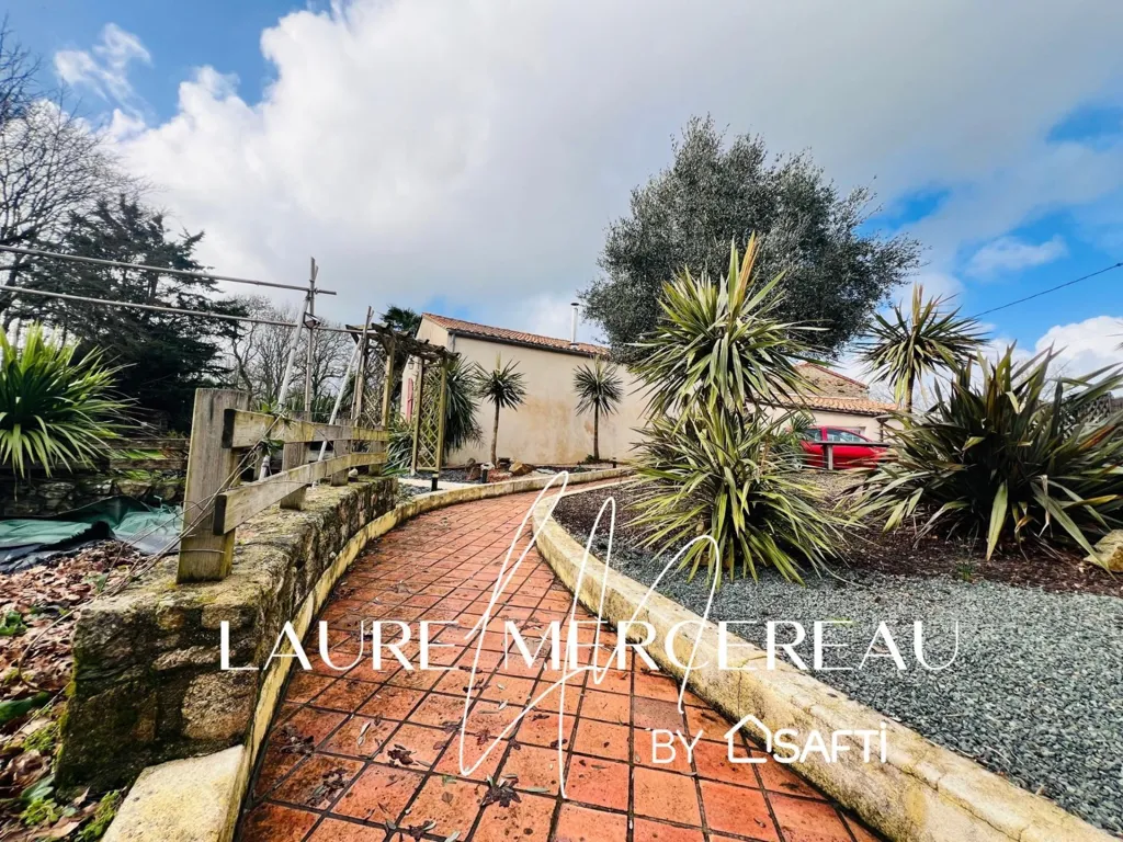 Aed - House with Pool in Legé