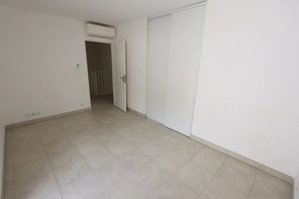 Rooms - Jumelée Villa with Garden in Speracedes