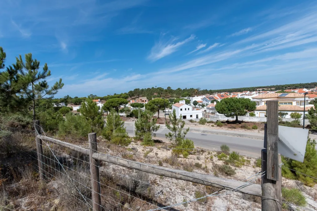 Garden - Plot with Potential for Villa in La Reserve, Carvalhal
