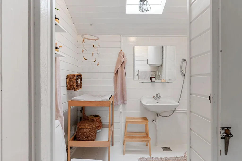 Bathrooms - 3-room house in Dronningmølle