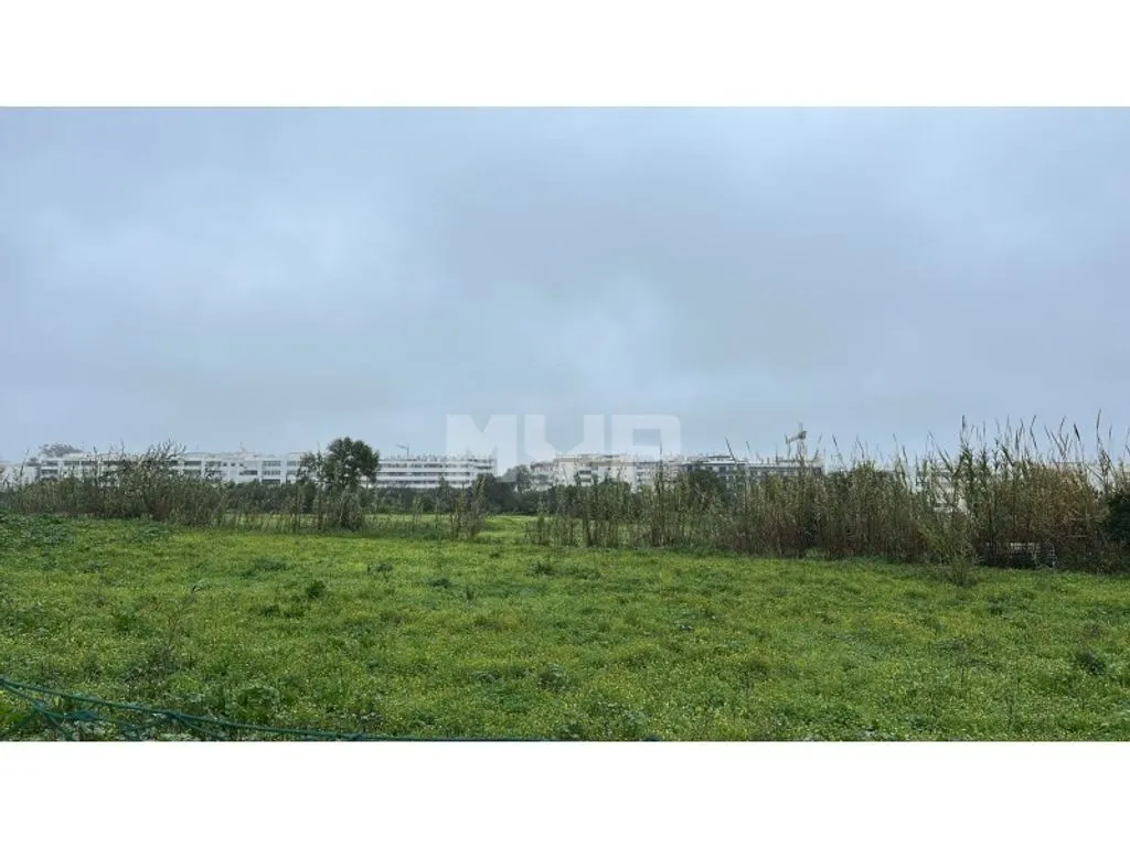 Jardin - Building Land Near Future Park in Olhão