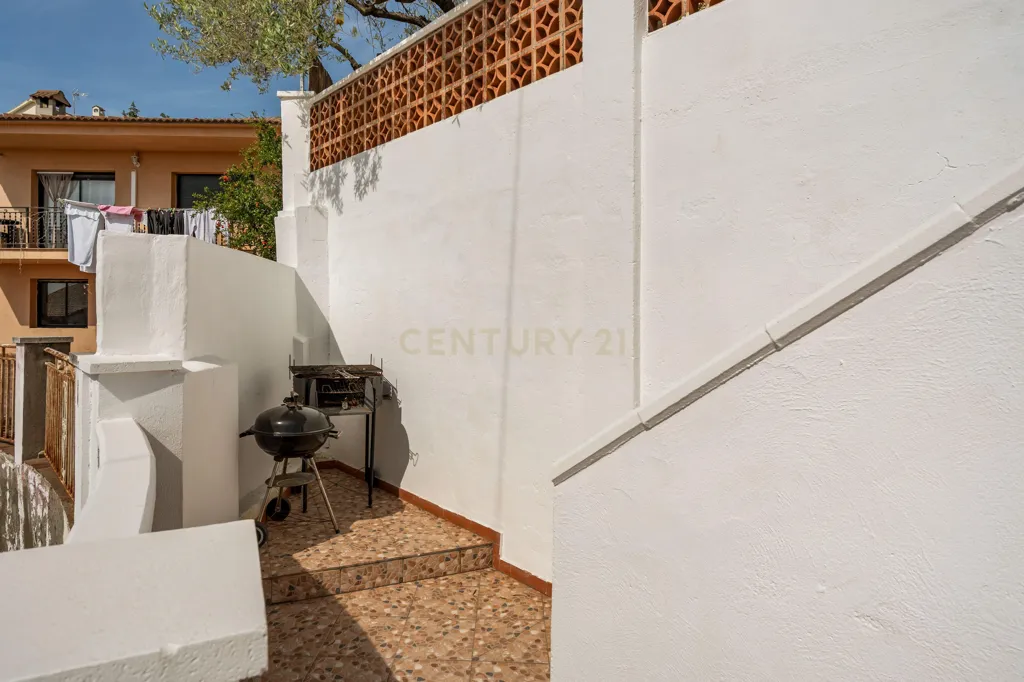 Terrace - Independent House with Montserrat Views in Abrera