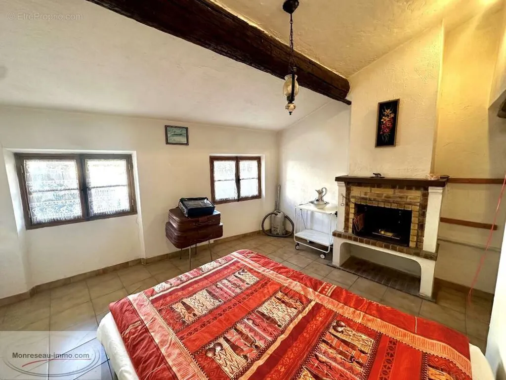 Bedrooms - Apartment with Annex in Grasse Historic Centre