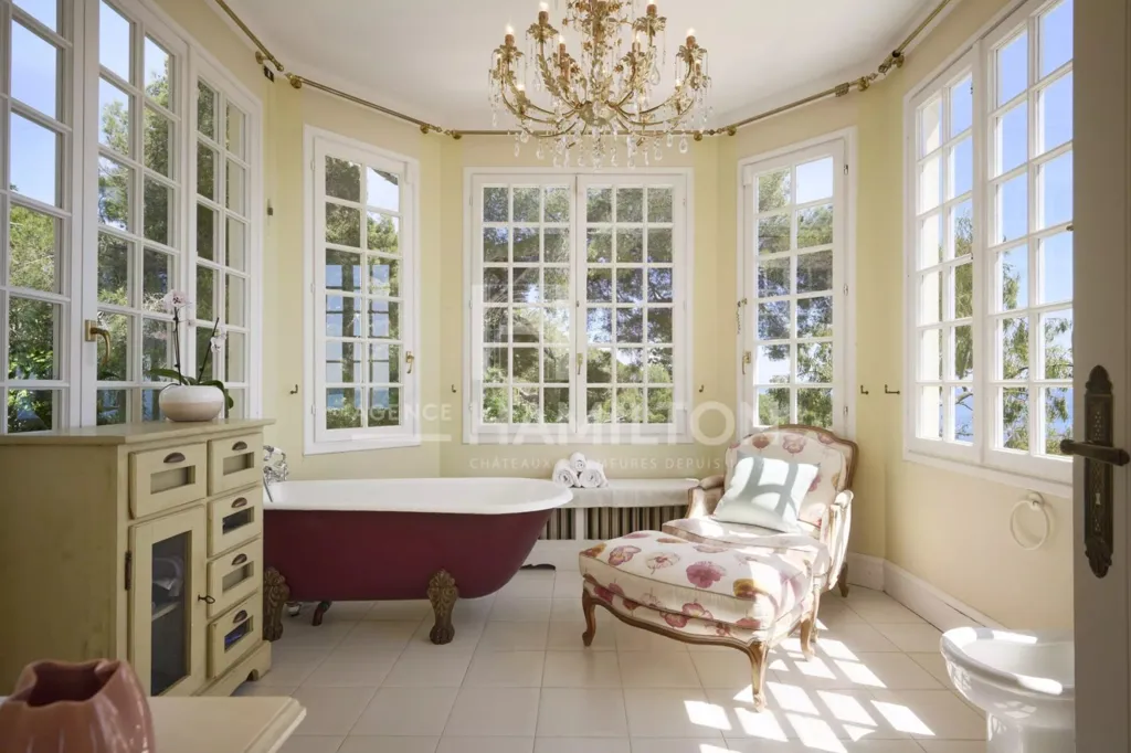 Salles de bain - Villa Belle Époque Vue Mer à Cap-d'Ail