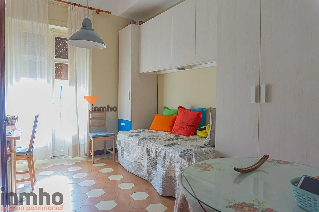 Chambres - 2-Bed Apartment with Lift in Ensanche Centro