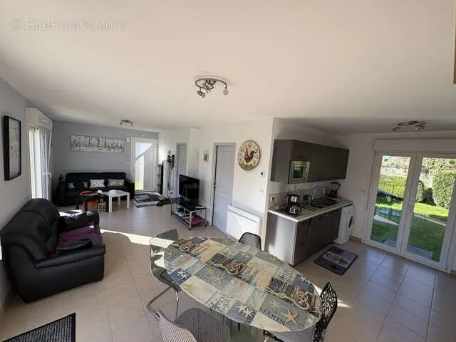 Salle à manger - Pavillon en Bord de Mer à Colleville-Sur-Mer