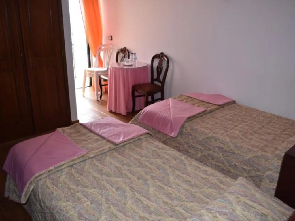 Bedrooms - Luxury Hotel with Pool in Estoril, Cascais