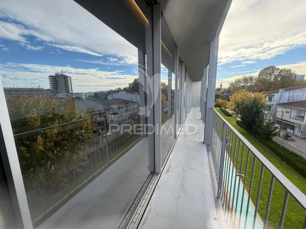 Rõdu - Duplex Apartment with Terrace in Trofa Centre