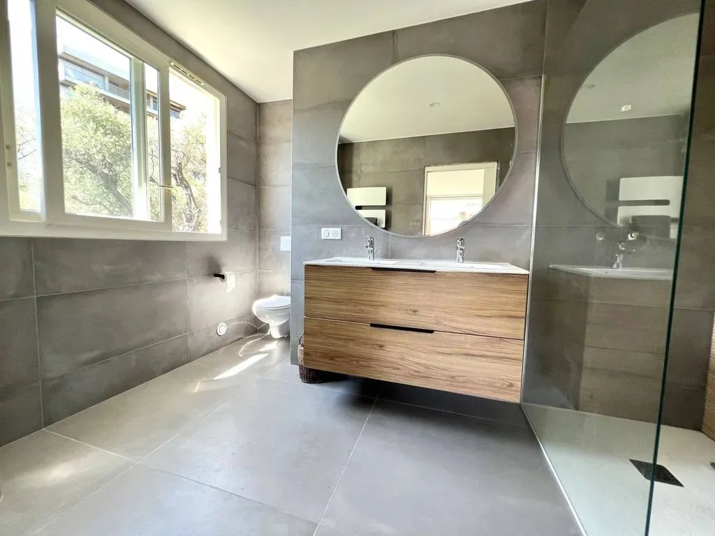 Salles de bain - Villa Luxueuse avec Barbecue à Juan-Les-Pins