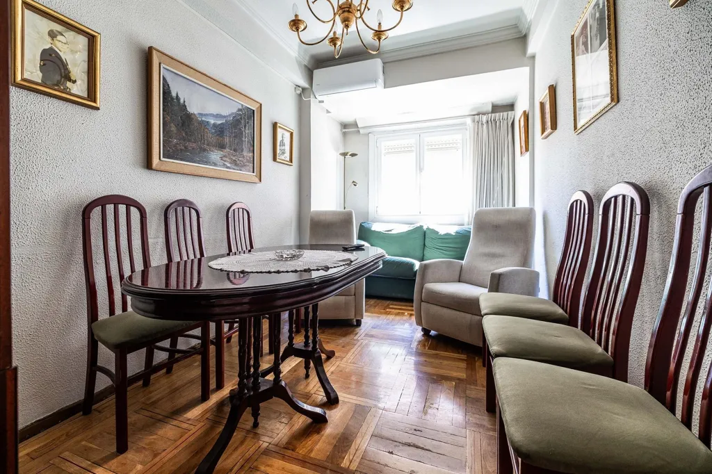 Salle à manger - Apartment with Terrace in Guindalera, Madrid