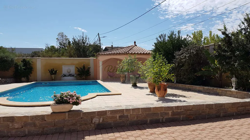 Bassein - Traditional Villa with Pool in Galargues