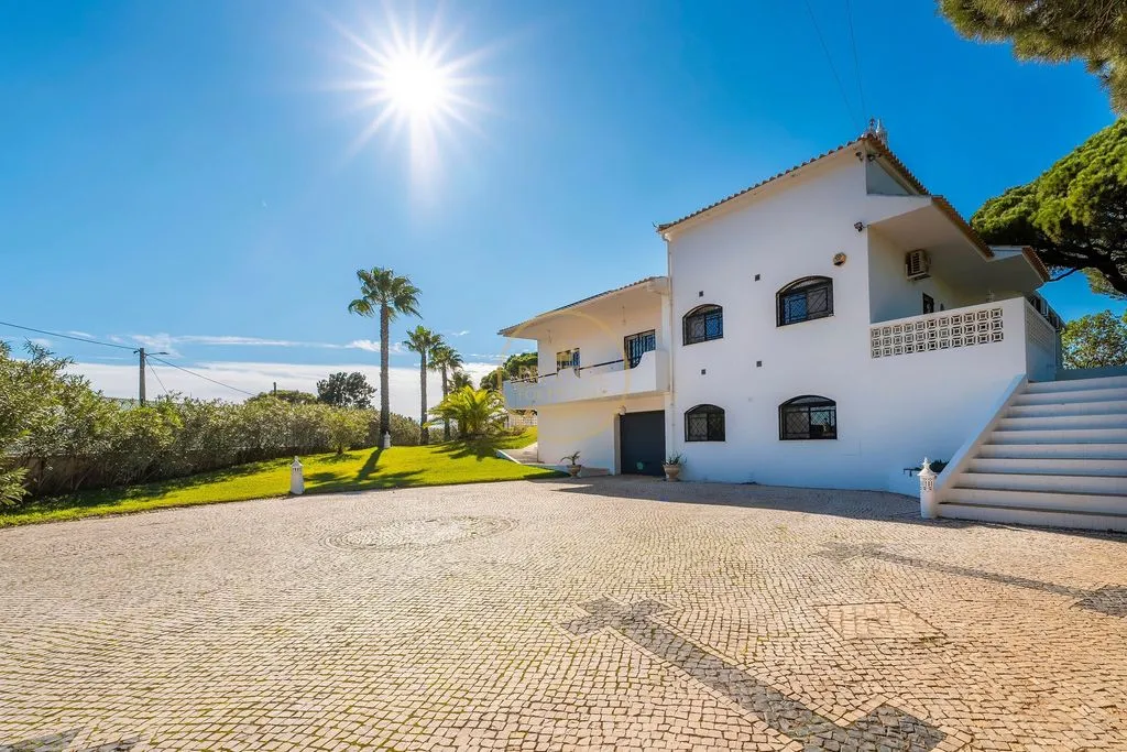 Välivaade - Luxury Villa with Pool in Quarteira