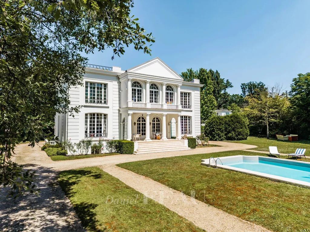 Bassein - Néo-Classical Villa with Park in Le Vésinet