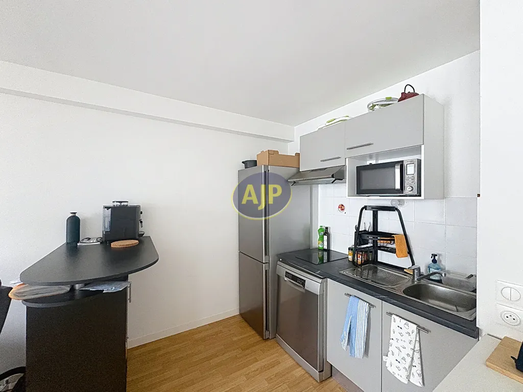 Cuisine - Appartement avec Extérieur dans le Grand-Parc à Bordeaux