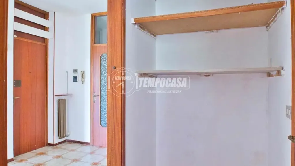Toad - Bright 2-Bedroom Apartment with Balcony in Cameri