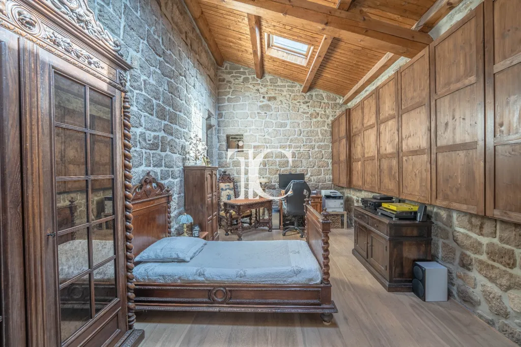 Chambres - Maison de Village en Pierre avec Piscine à Lablachère