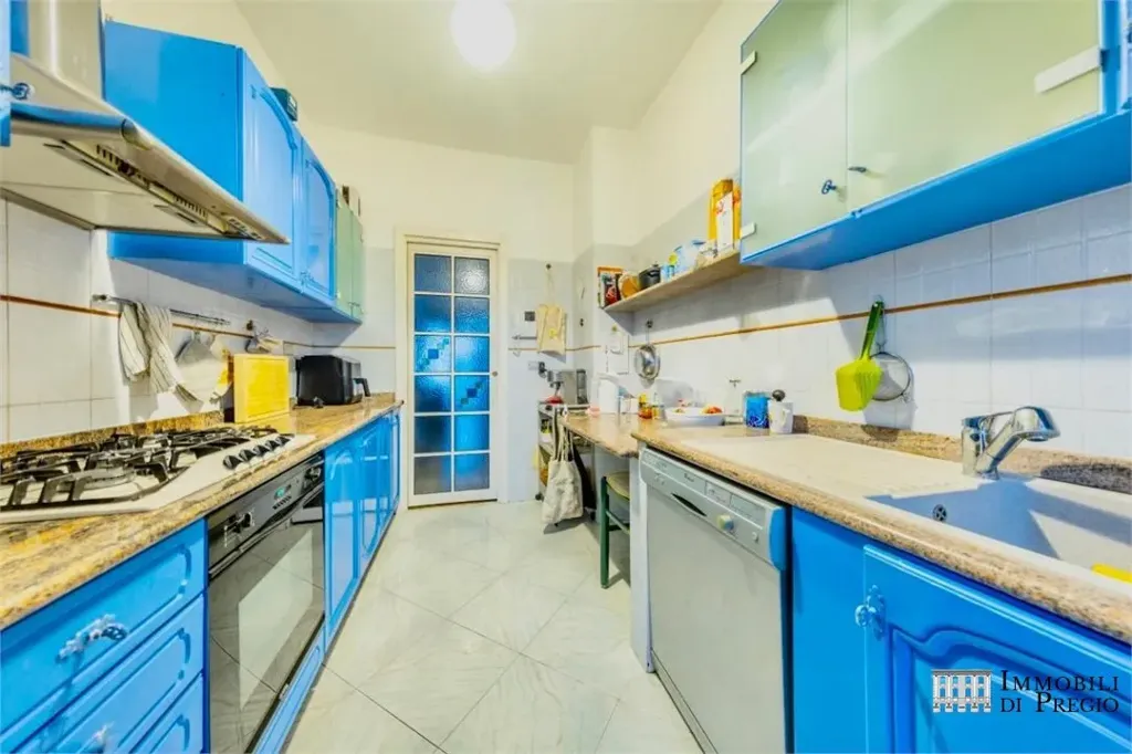 Cuisine - Charming Trilocale with City View in Milan