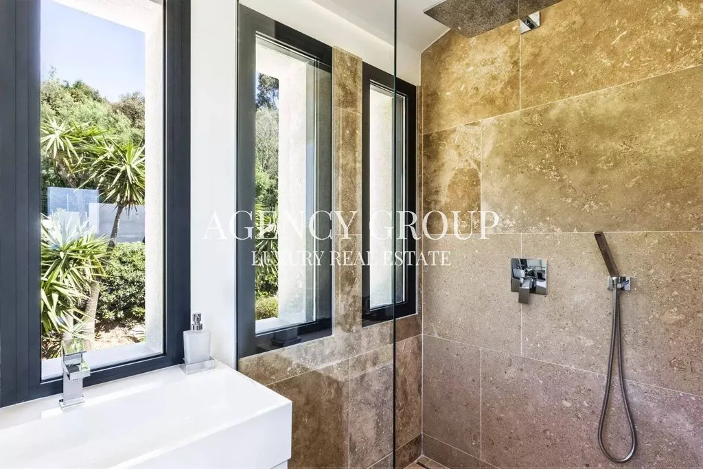 Vannitoad - Luxury Villa with Infinity Pool in La Croix-Valmer