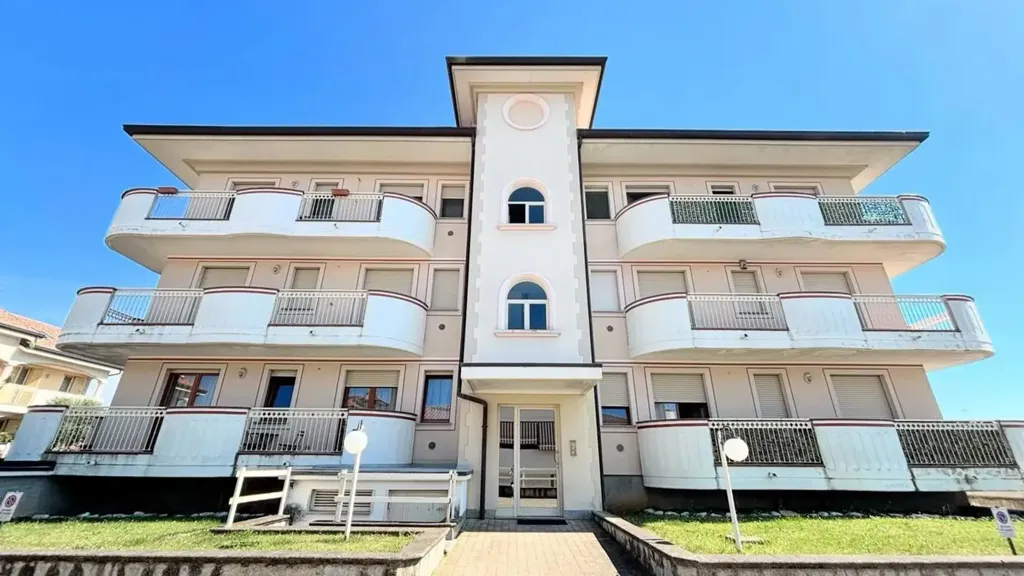Esterno - Apartment with Balconies in Ossona