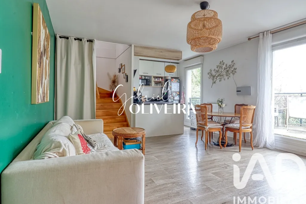 Living Room - Duplex with Balcony in Montmagny
