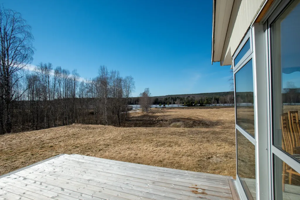 Terrasse - Country House with River View in Vännfors
