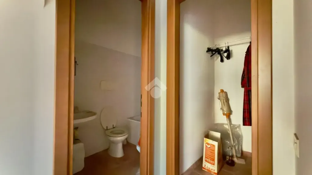 Toad - Bright Studio with Potential for Conversion in Castelnuovo di Porto