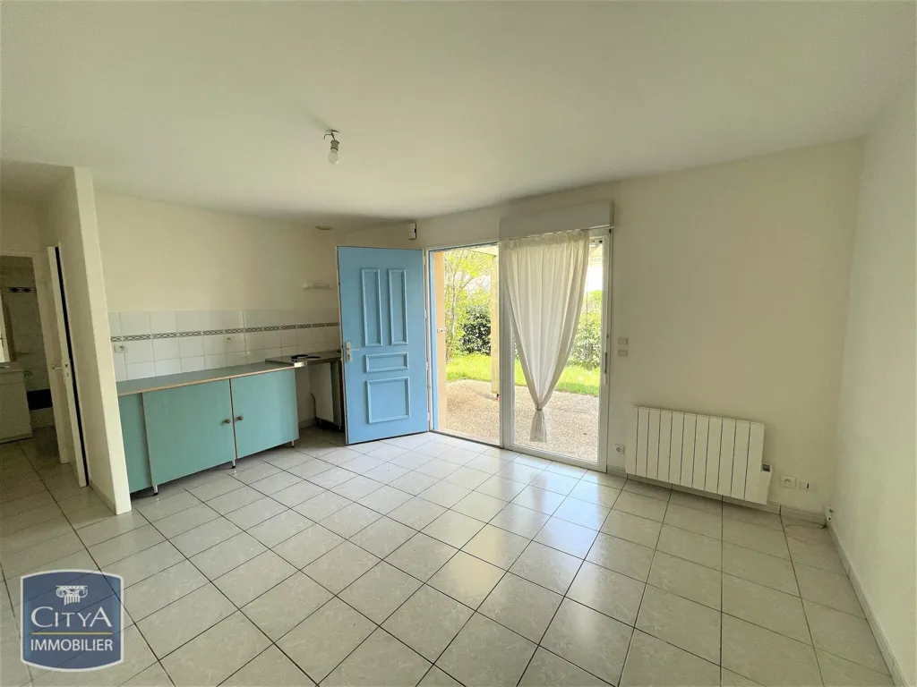 Cucina - 2002-Built House with Terrace in Thénac