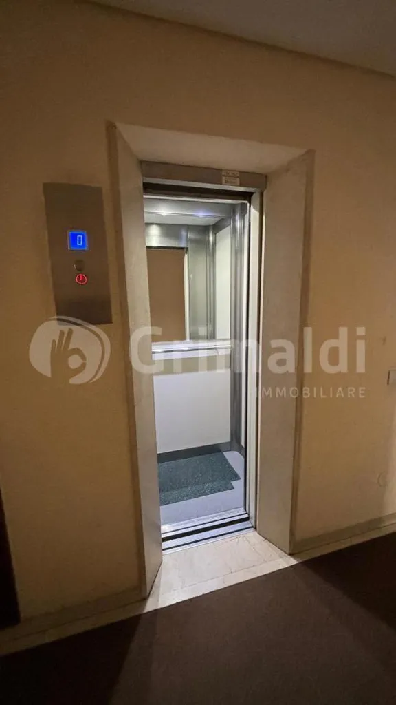Esik - Apartment with Triple Aspect in Abbiategrasso
