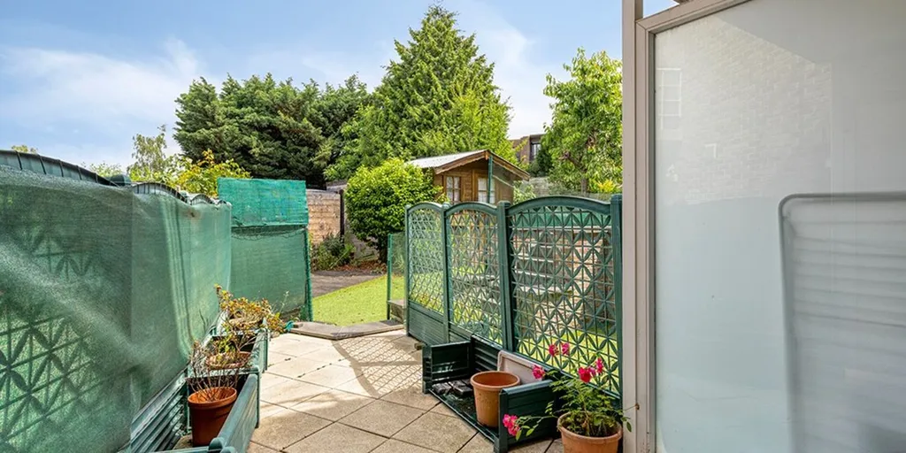 Aed - Accessible 2-Bed Apartment with Garden in Machelen