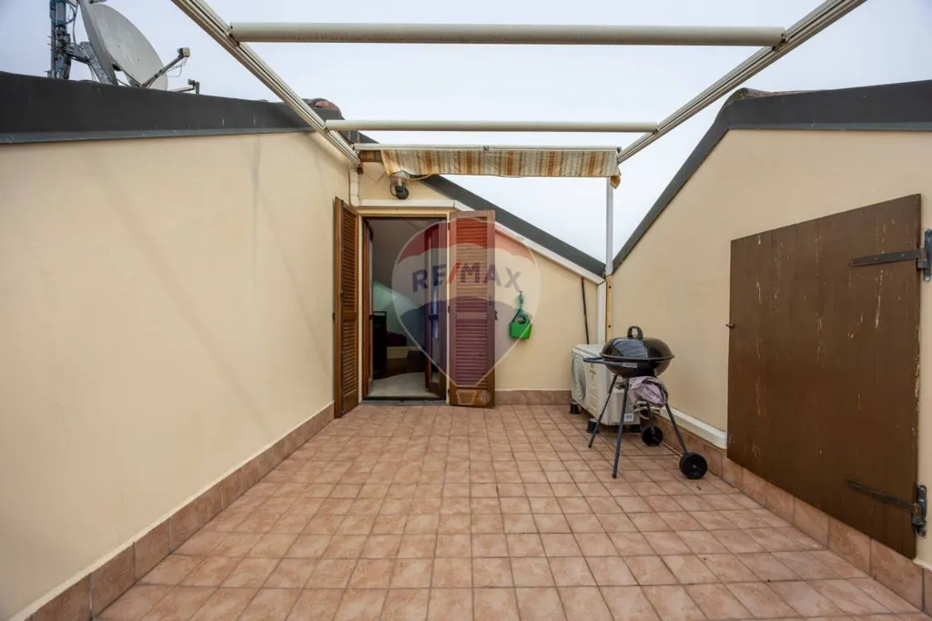 Terrass - Duplex Apartment with Terrace in Zelo Buon Persico