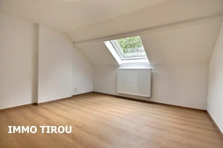 Pièces - Maison Rénovée avec Terrasse dans un Cadre Calme